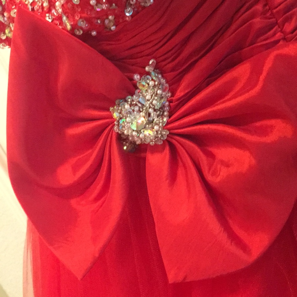 Red strapless Dress 👗 - Picture 2 of 4